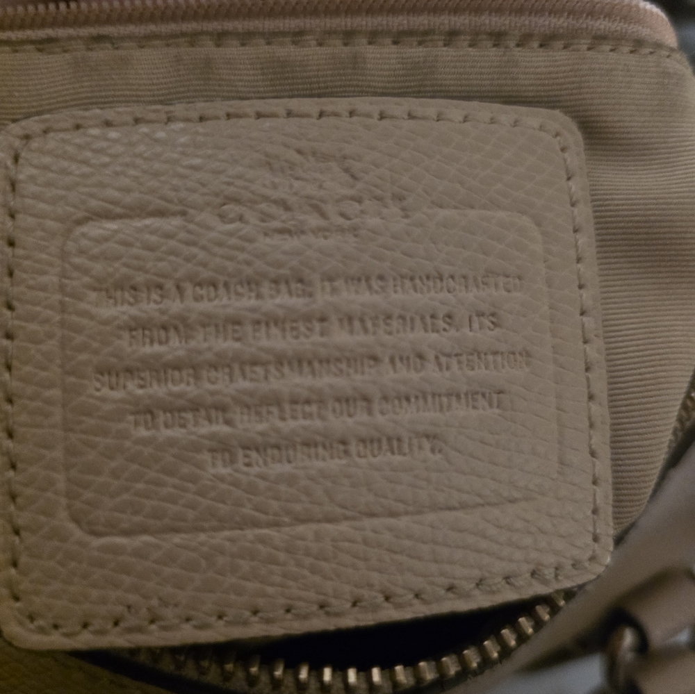 Coach Tan Leather Shoulder Bag with Signature Pouch See Pic 2 For Pouch - Picture 11 of 16